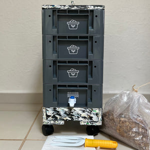 Lombricompostero vertical modular compacto